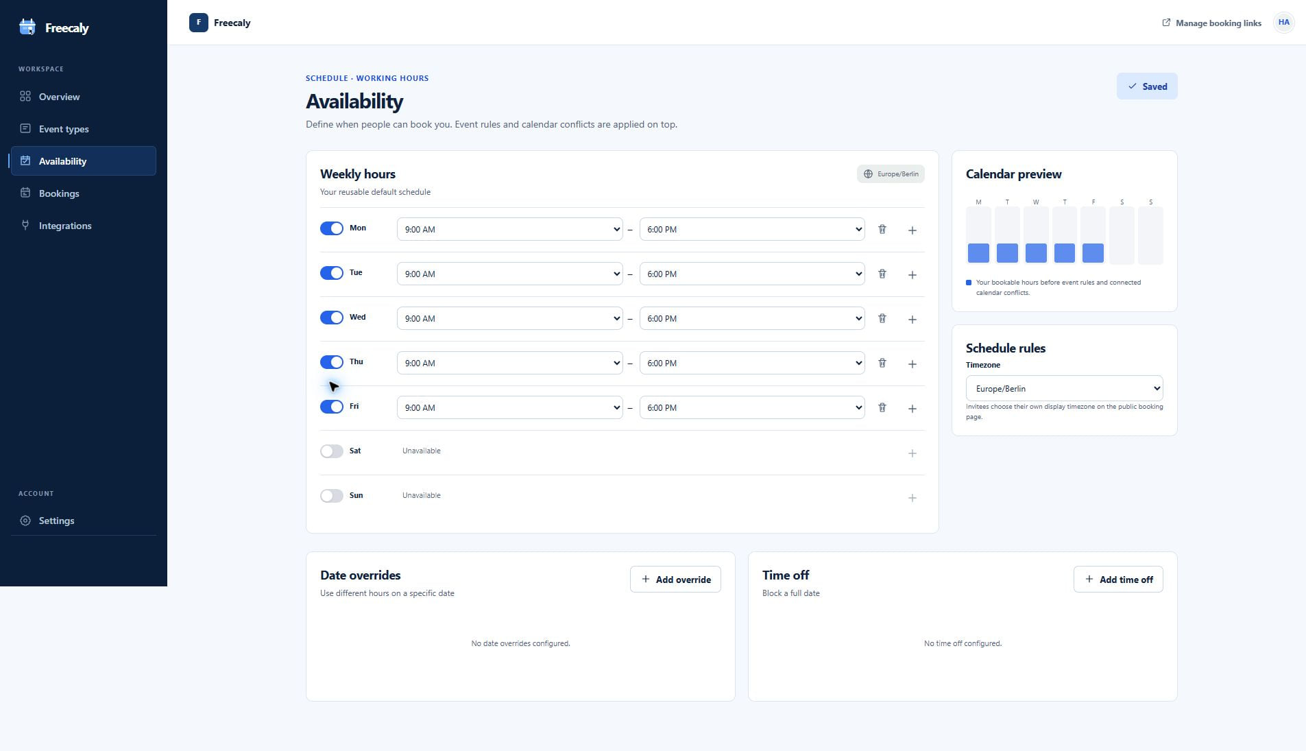 Freecaly availability dashboard: weekly hours per day, calendar preview, and scheduling rules with time zone